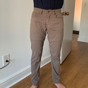 Men’s Prana Brion Pant 28x32 Brown/Mud color